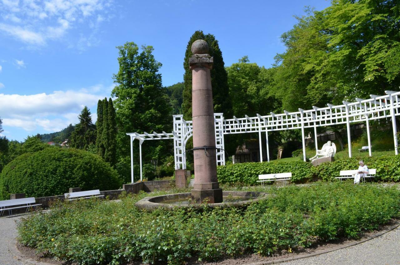 Ferienwohnung Am Kurpark Bad Wildbad Ngoại thất bức ảnh