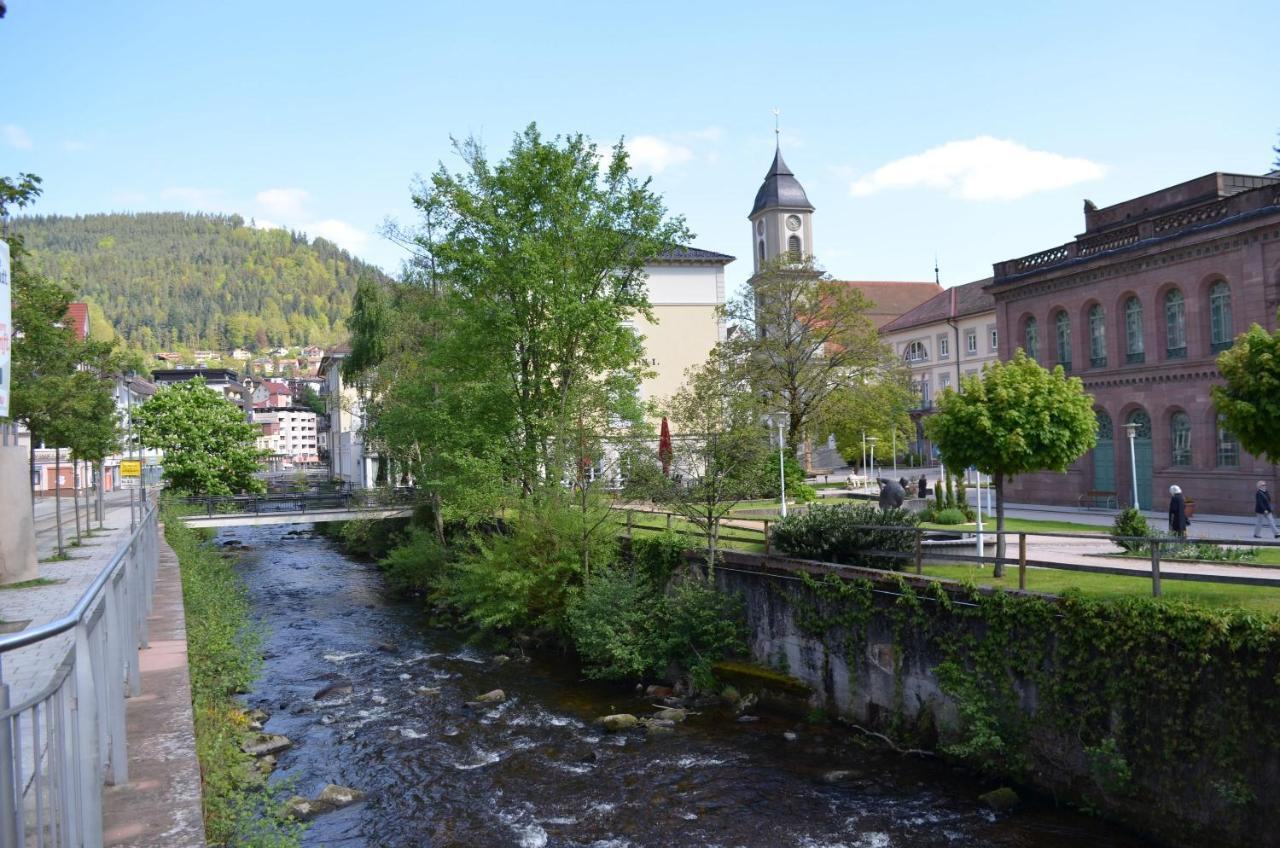 Ferienwohnung Am Kurpark Bad Wildbad Ngoại thất bức ảnh